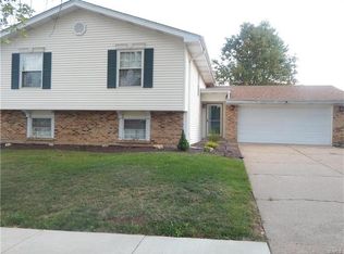 614 Showplace Ct, Ballwin, MO 63021