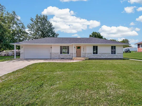 1406 W Jackson St, Knoxville, IA 50138