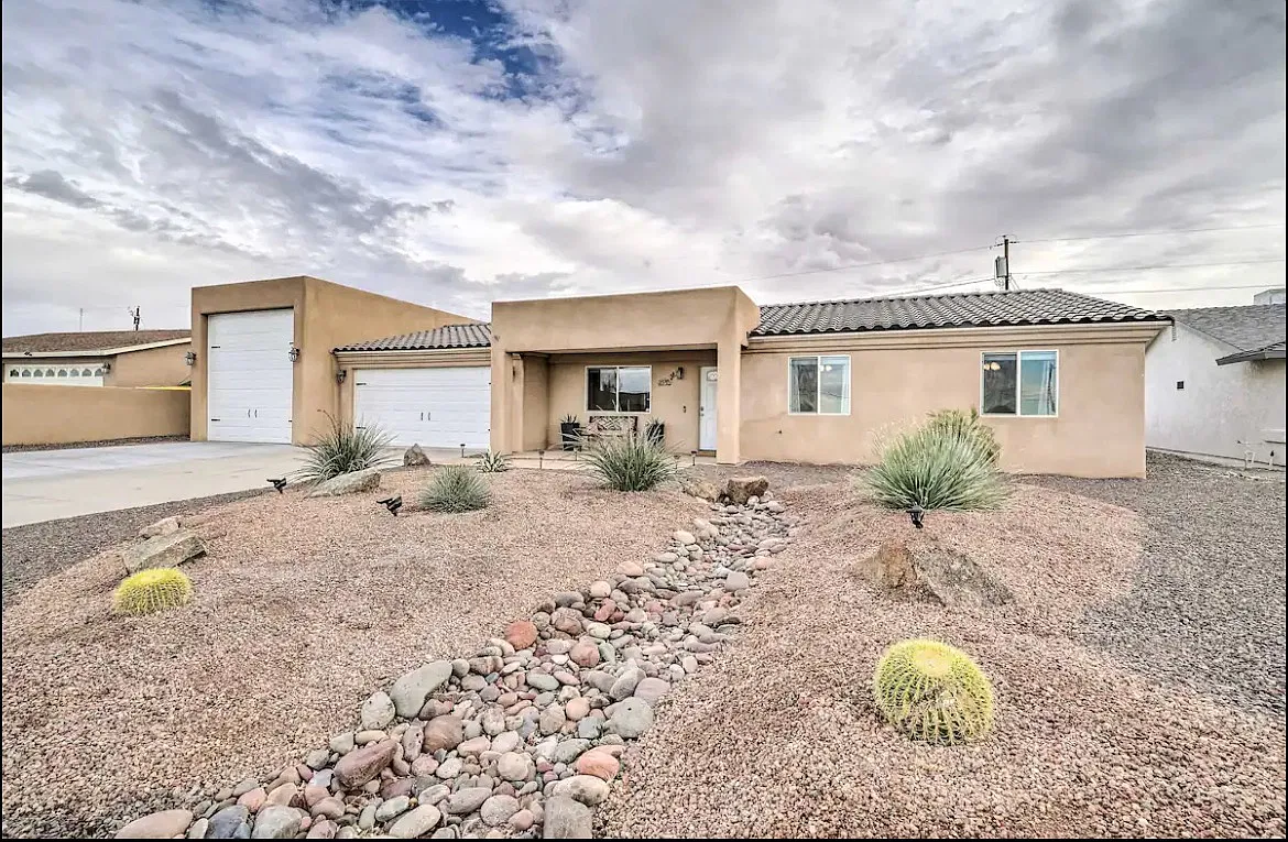 3 bed, 1334 sqft, $3,500 — Photo 1