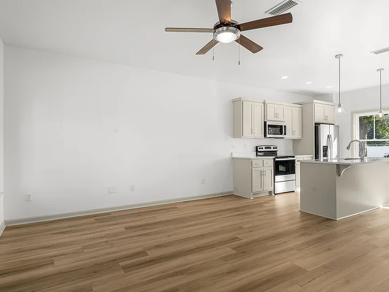 315 N Gay Ave — Photo 5