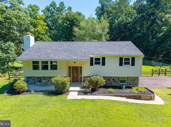 82 Mill Rd, Schwenksville, PA 19473