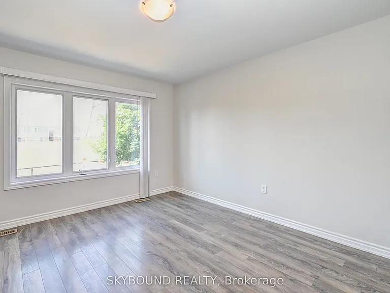 260 Waterbrook Ln — Photo 13