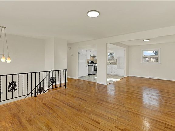 5th image of 1137 Nissley Rd