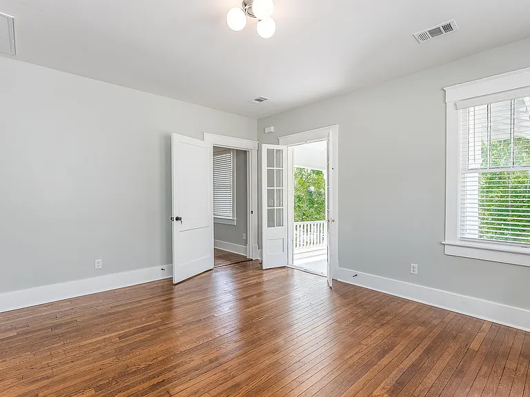 114 W Anderson St #B — Photo 17