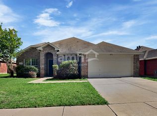 4525 Embercrest Dr, Fort Worth, TX 76123