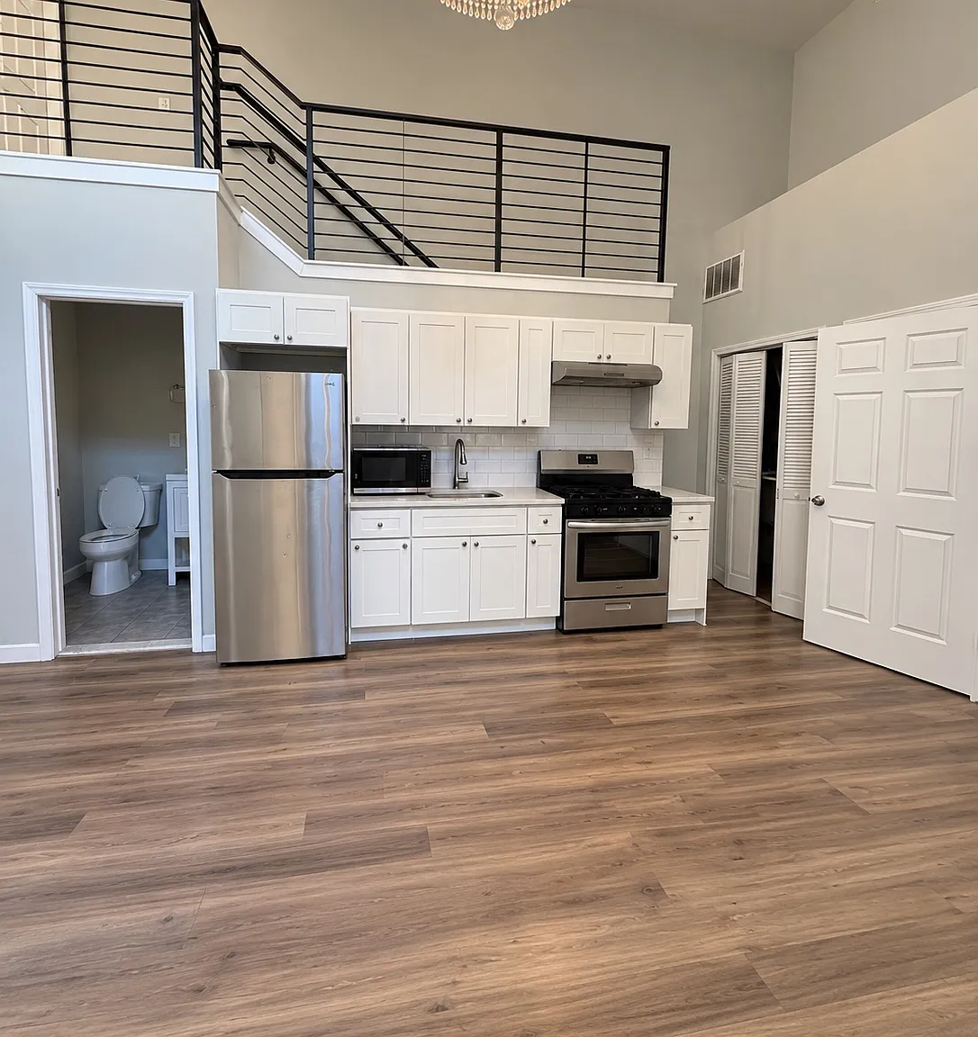 2 bed, 2.5 bath, $2,372 — Photo 2