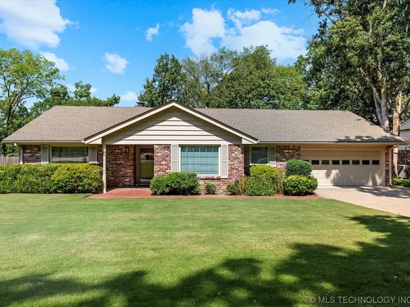 2700 Evergreen Dr, Bartlesville, OK 74006