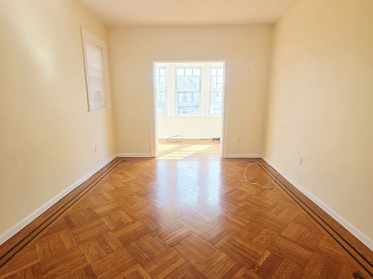 198 Danforth Ave #1A — Photo 15