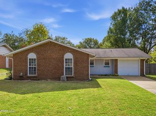 5743 Iroquois Dr, Horn Lake, MS 38637