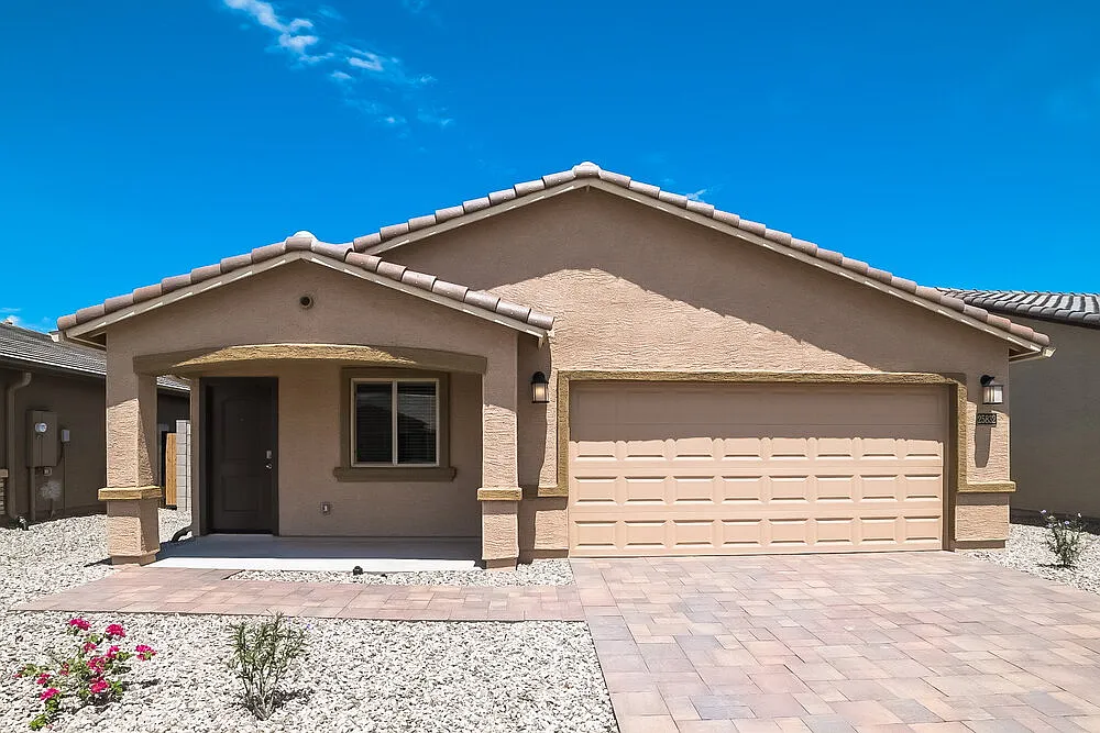 3 bed, 2.0 bath, 1174 sqft, $1,790 — Photo 1