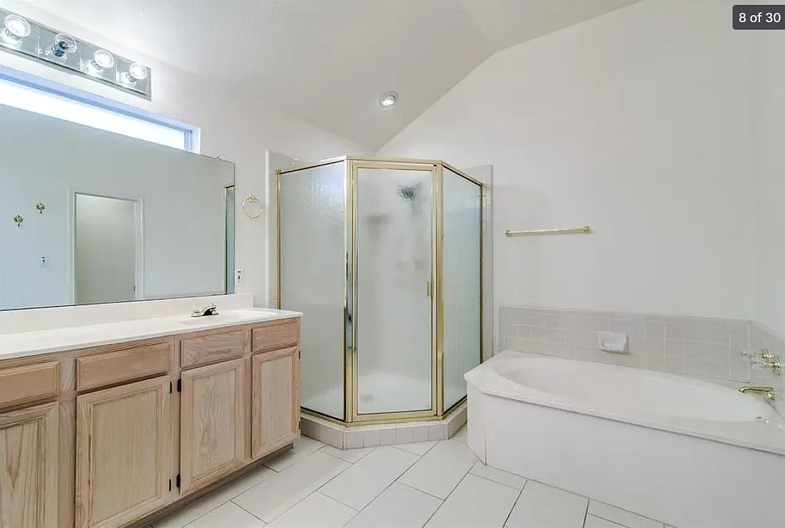 7210 Gillon Dr — Photo 2