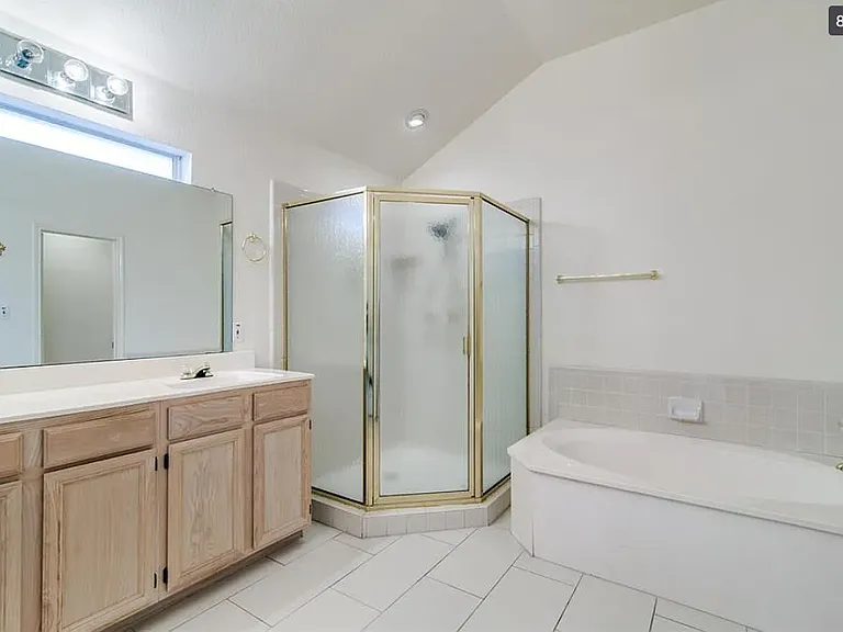 7210 Gillon Dr — Photo 2