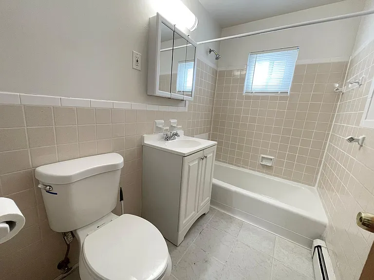 23 Oakwood Ave #AA1 — Photo 3