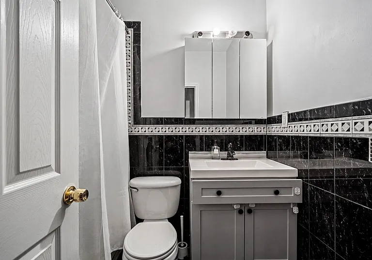136 New York Ave #202 — Photo 8