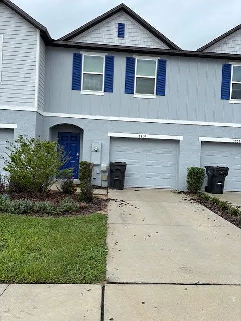 3 bed, 2.5 bath, 1647 sqft, $1,900 — Photo 1