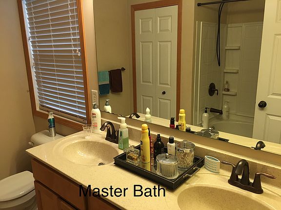 Full Bath and Lenin closet