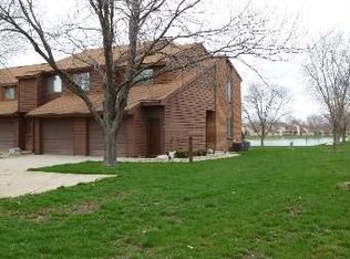 2154 Sunview Dr, Champaign, IL 61821