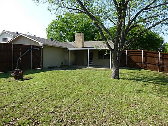 2nd image of 3102 Brook Glen Dr