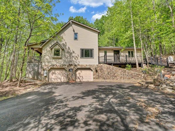 290 Silver Shadow Rd, Hardy, VA 24101