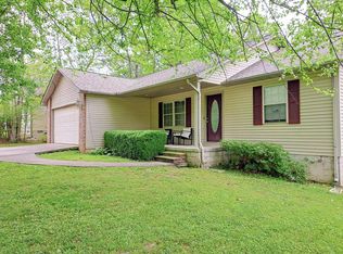 2040 Menasha Dr, Crossville, TN 38572