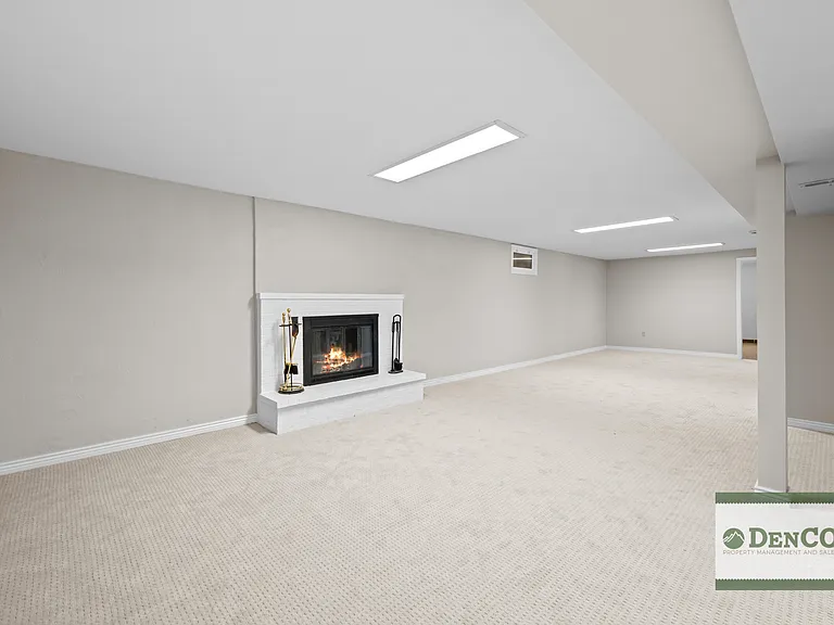 1659 S Kearney St — Photo 15