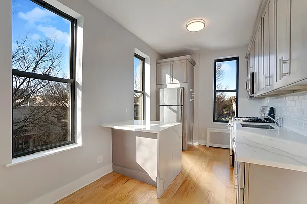 Rented by Compass | media 9