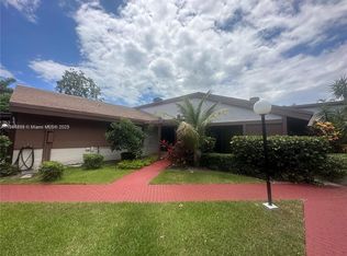 2743 S Parkview Dr #2743, Hallandale, FL 33009