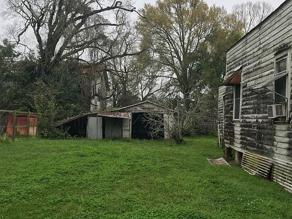 3rd image of 417 Charles St