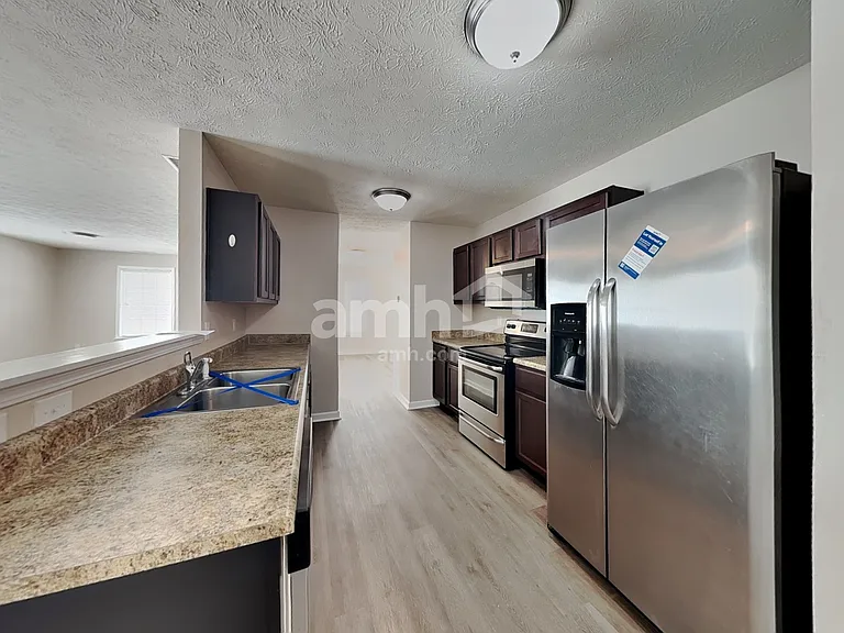 2376 Blackthorn Dr — Photo 4