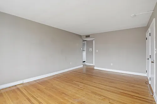 20 Ashland St #3L Photo 1