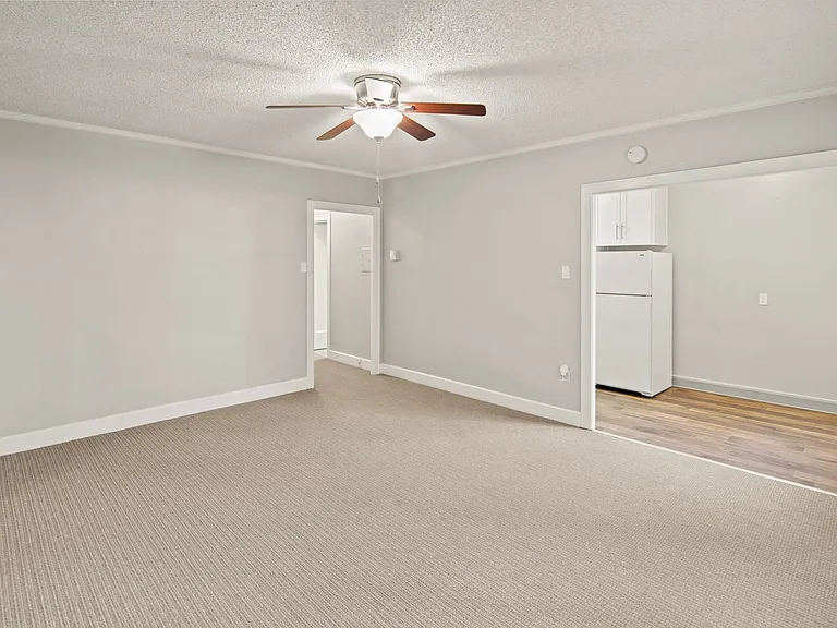 Cornelius Apartments — Photo 29
