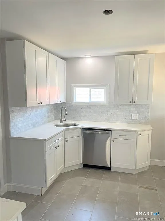 2 bed, 1.5 bath, 1212 sqft, $2,585 — Photo 2