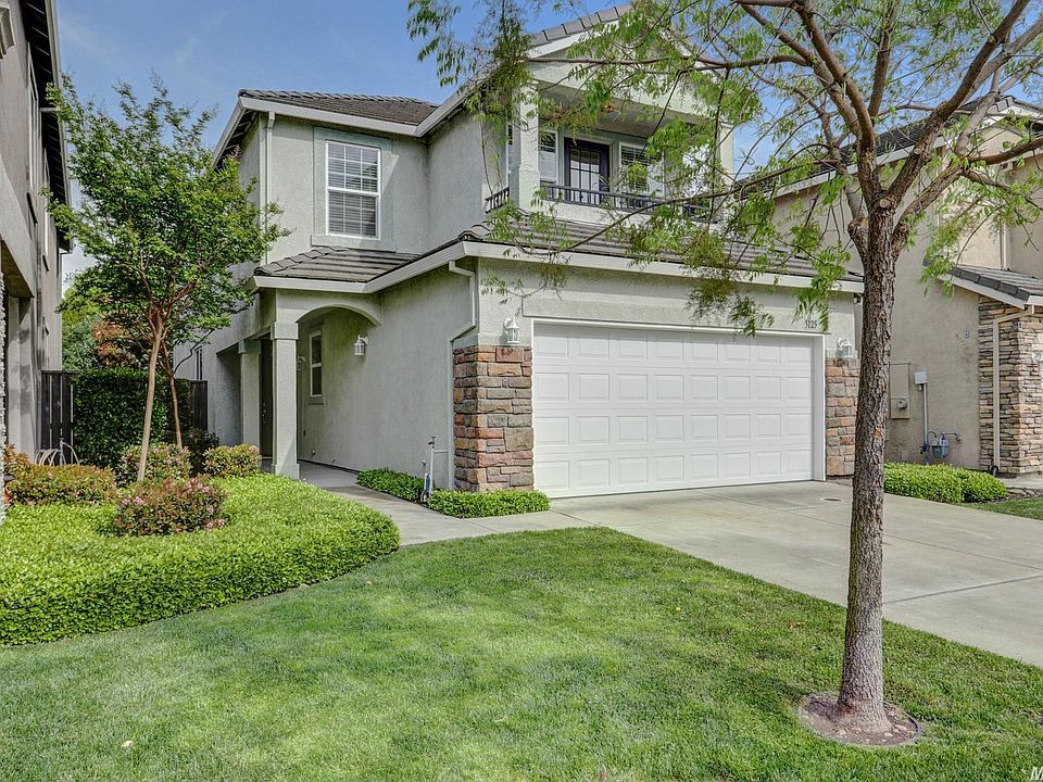 1st image of 3125 English Oak Cir