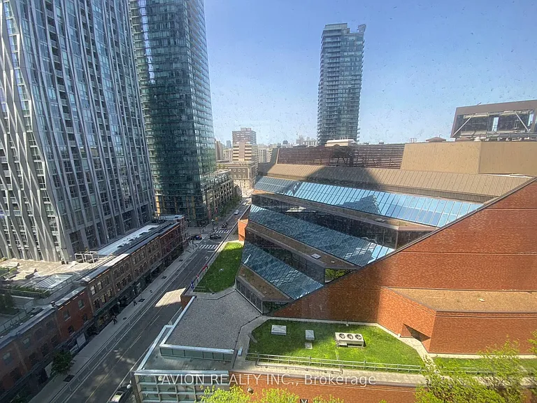 771 Yonge St #1205 — Photo 10