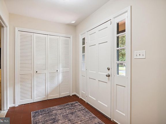 3rd image of 2277 Dunster Ln