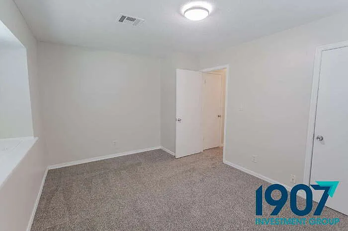 709 NW 16th St — Photo 27