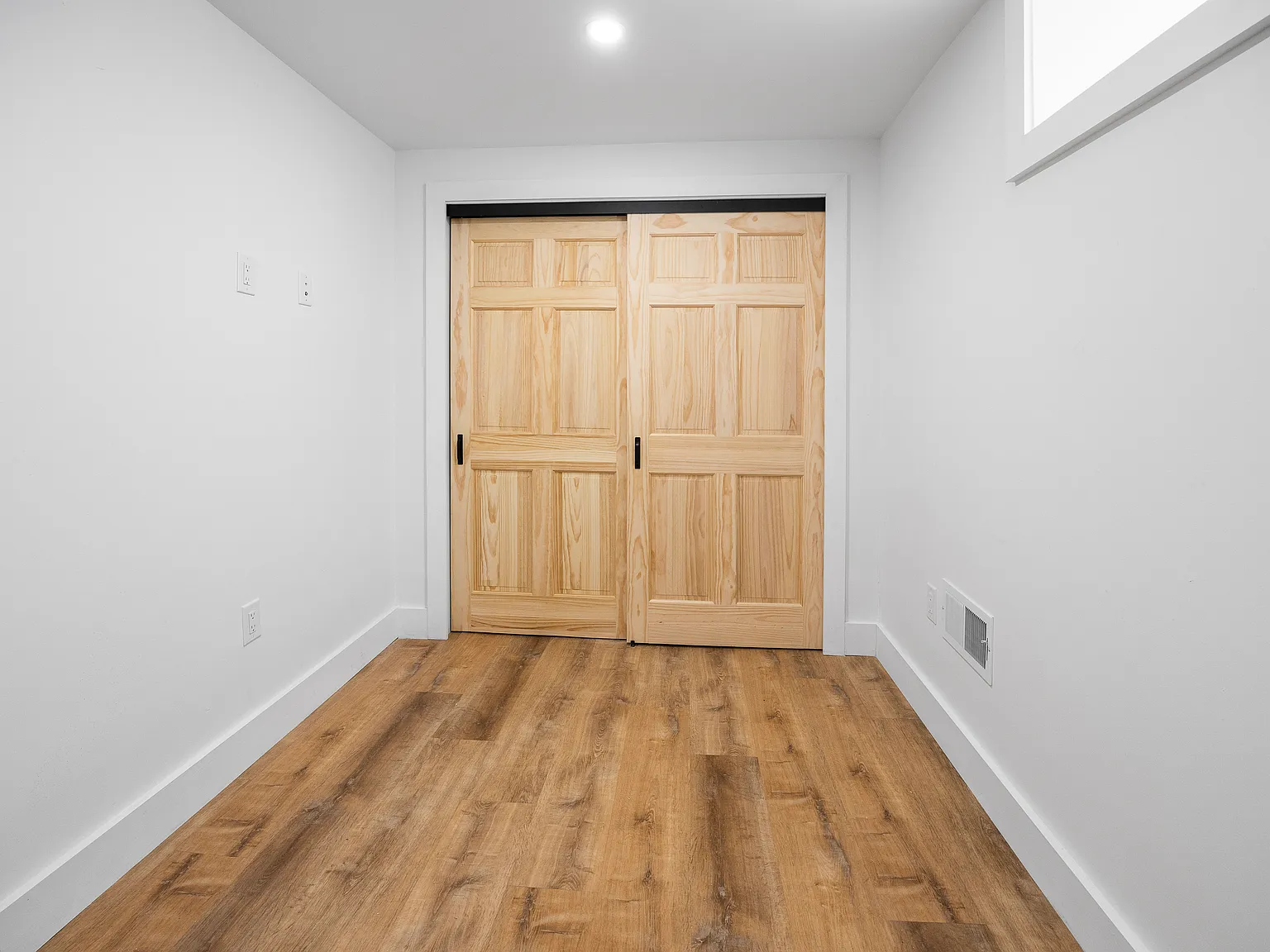 2 bed, 1300 sqft, $1,950 — Photo 3