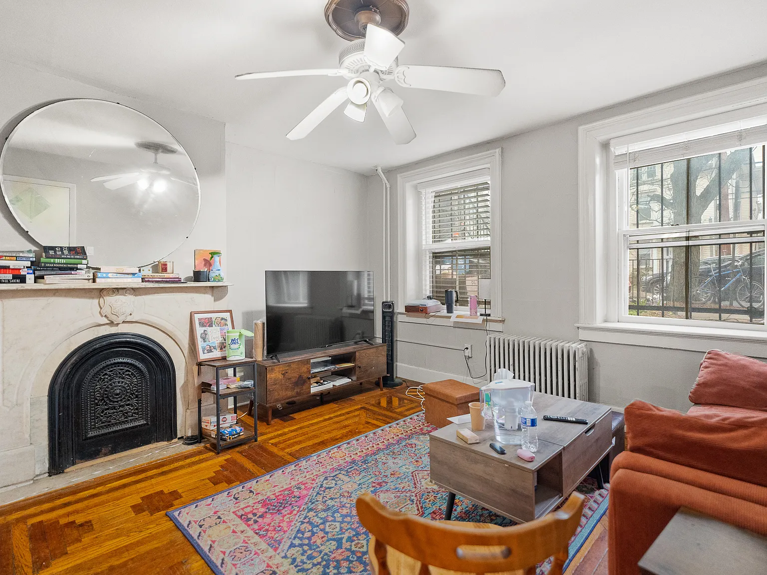 2 bed, 808 sqft, $1,600 — Photo 2