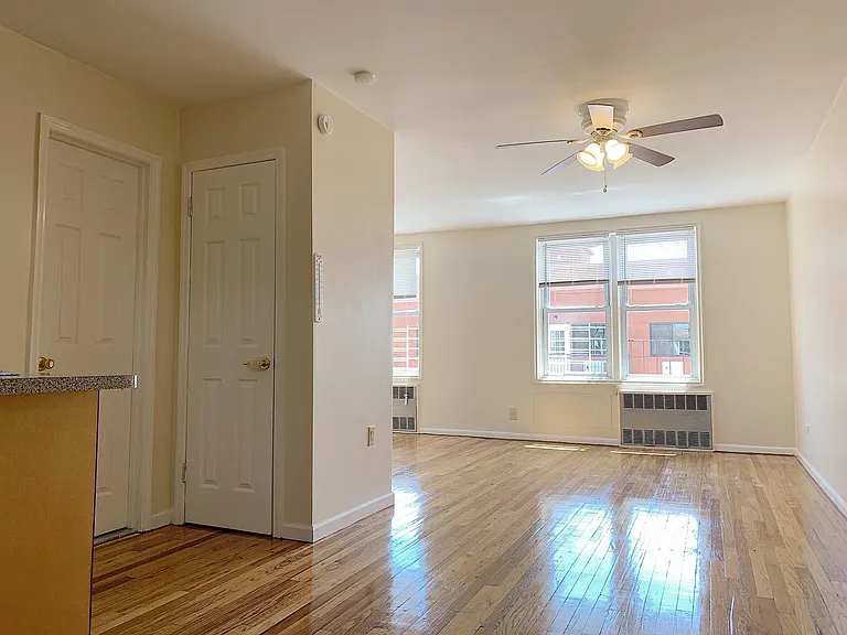 140-60 Beech Ave — Photo 5