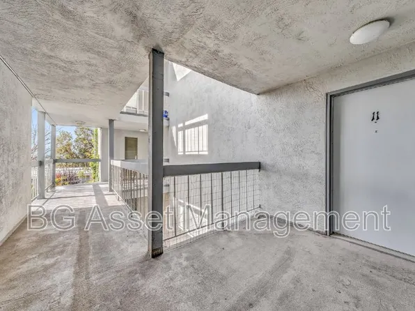 944 Fletcher Ln APT 11, Hayward, CA 94544