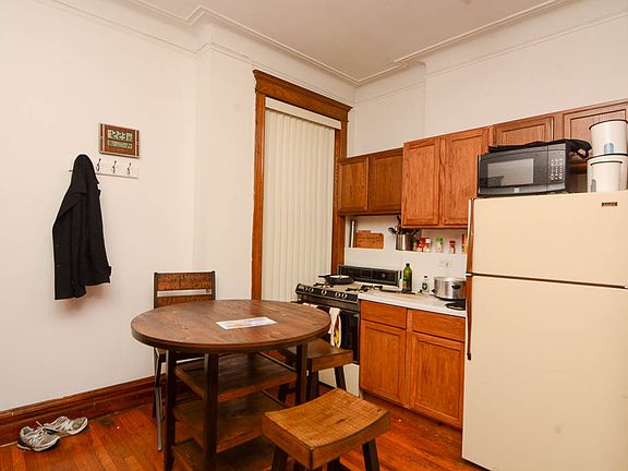 2nd image of 3138 N Broadway St APT 3F