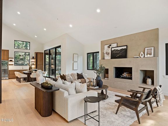 3rd image of 2542 Silver Cloud Dr