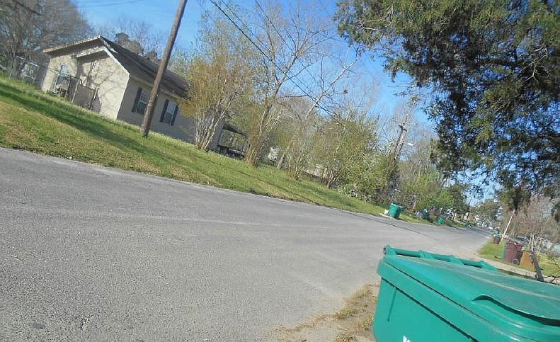 2nd image of 806 Bee Tree St