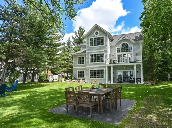 W377S4821 East Pretty Lake ROAD, Dousman, WI 53118