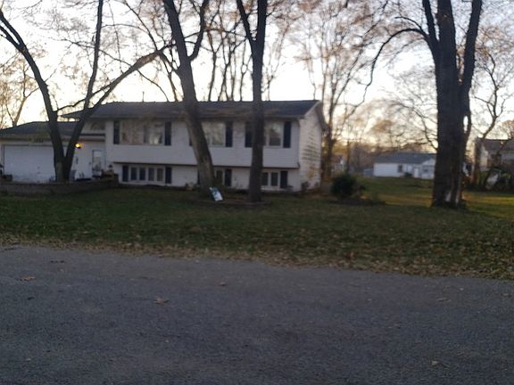 5th image of 36886 N Wildwood Dr