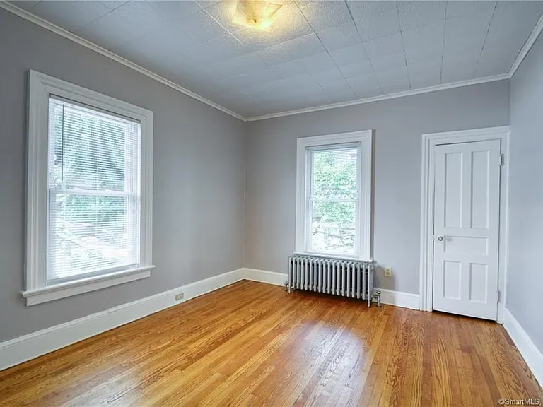 76 James St #1 — Photo 4