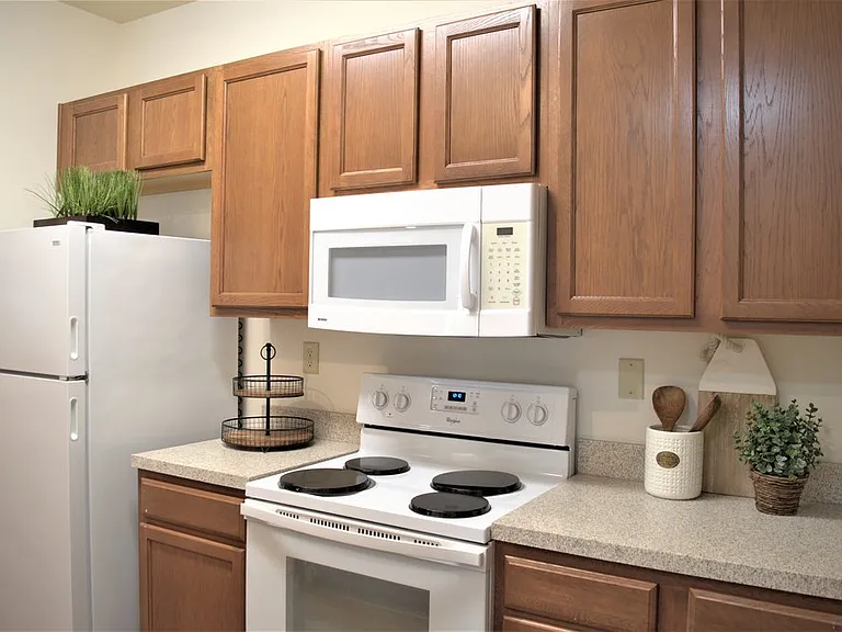 Legacy Pointe — Photo 2