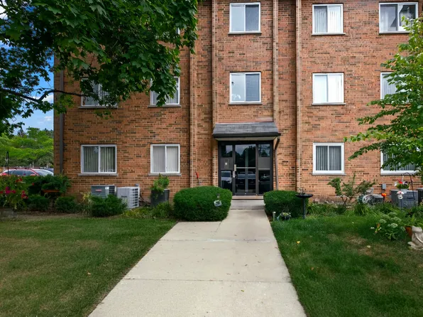 900 Casey Ct #2706, Schaumburg, IL 60173