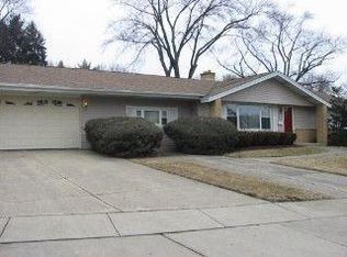 1930 Wayland Ln, Schaumburg, IL 60193