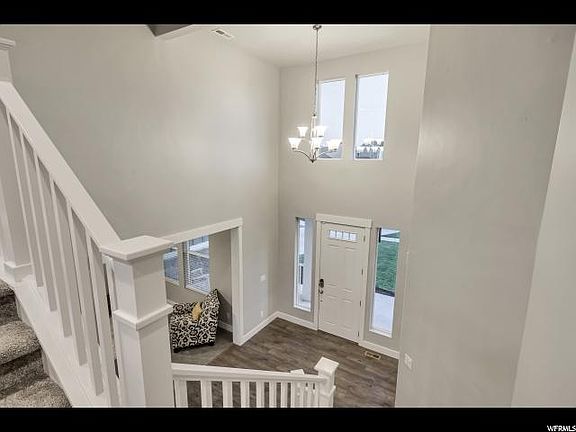 5th image of 662 W Deepdale Ct